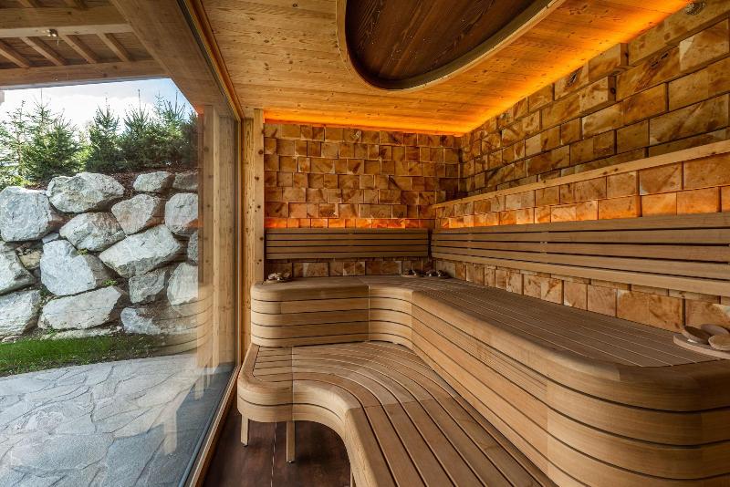 Skylodge Alpine Homes image