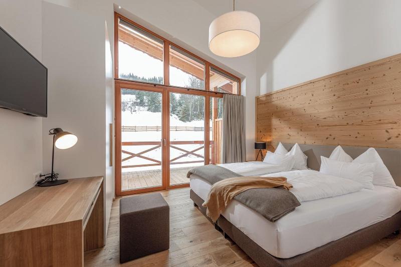 Skylodge Alpine Homes image