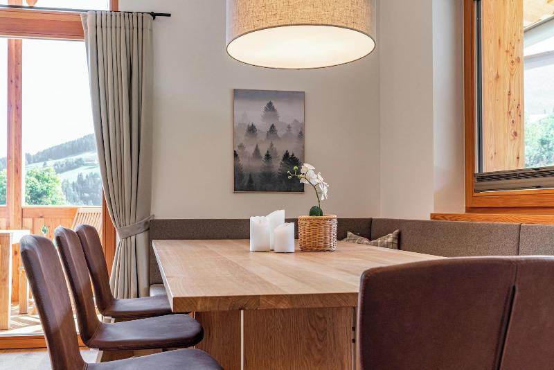 Skylodge Alpine Homes image