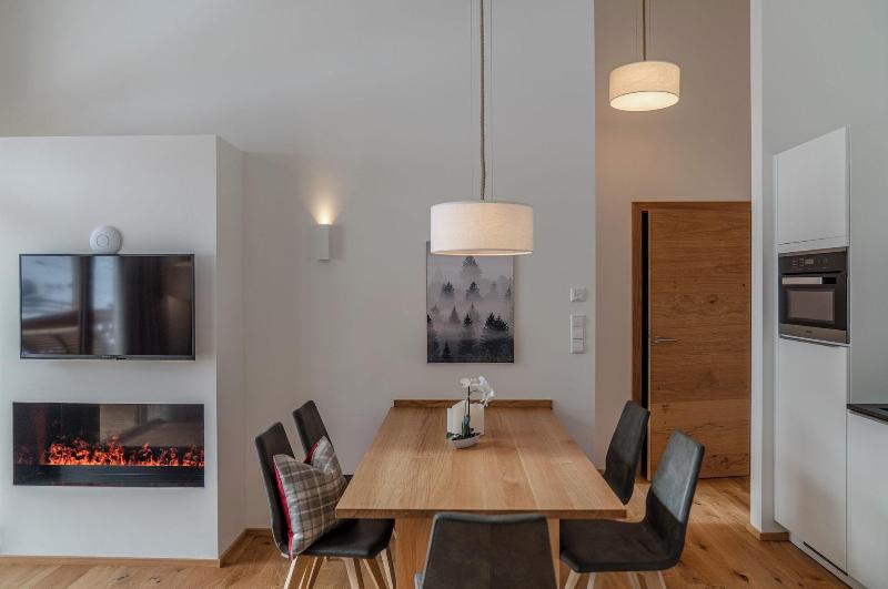 Skylodge Alpine Homes image
