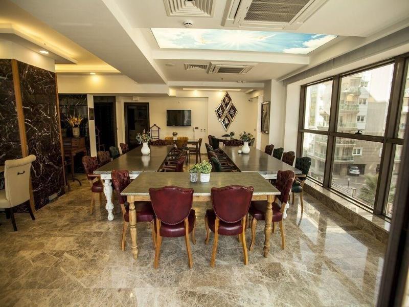 Lion Park Suites Residence Hotel