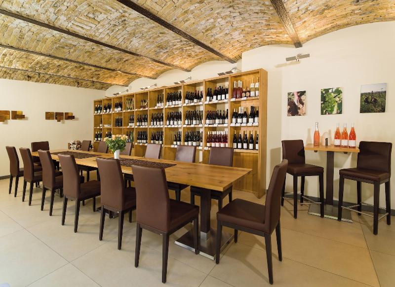 Ga Stehaus Und Weingut Peth image