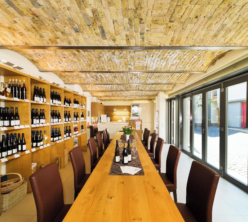 Ga Stehaus Und Weingut Peth image