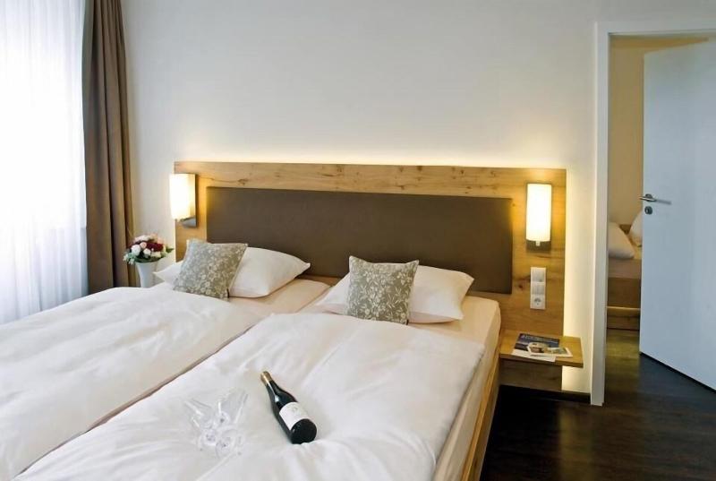 Ga Stehaus Und Weingut Peth image