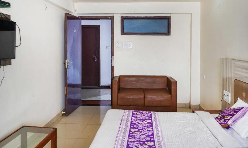 Lals Plaza Hotel 3
