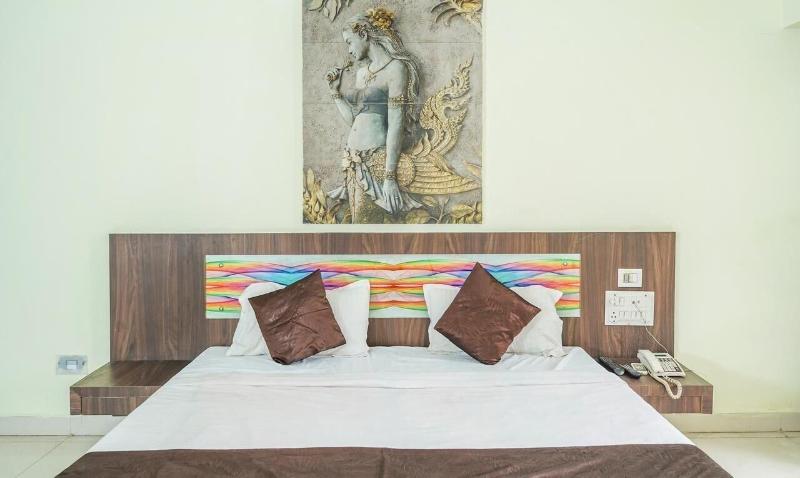 Lals Plaza Hotel 5