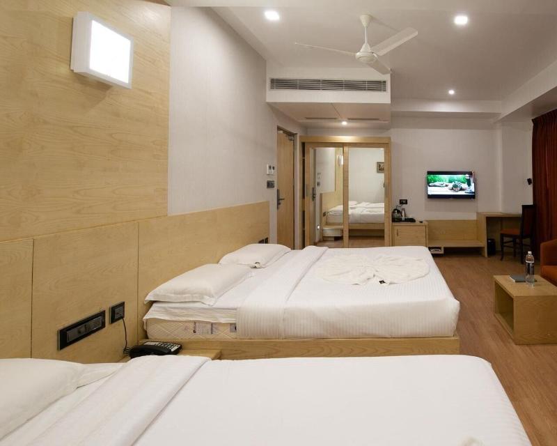 Pph Living Railotel — exterior view