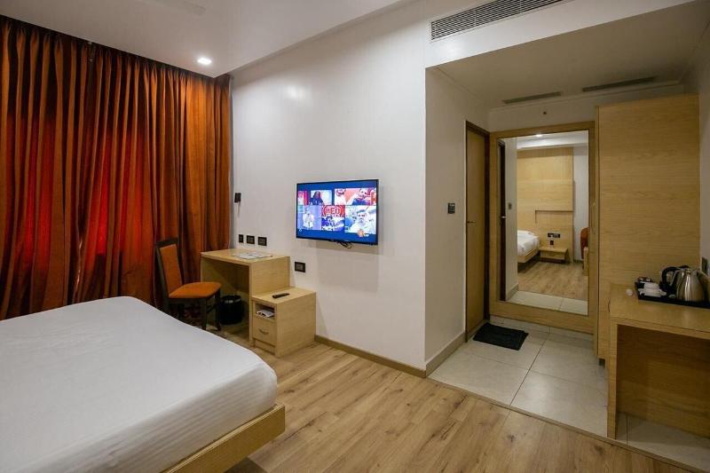 Pph Living Railotel — view