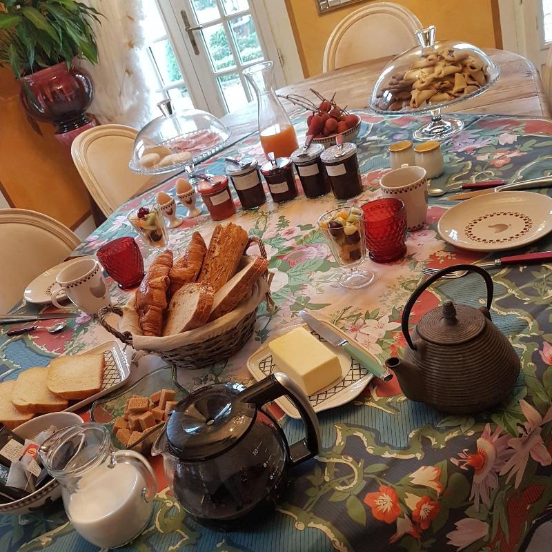 La Table De Pierre image