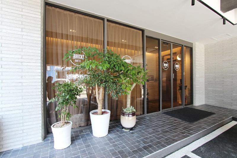 Seven Bricks Hotel image