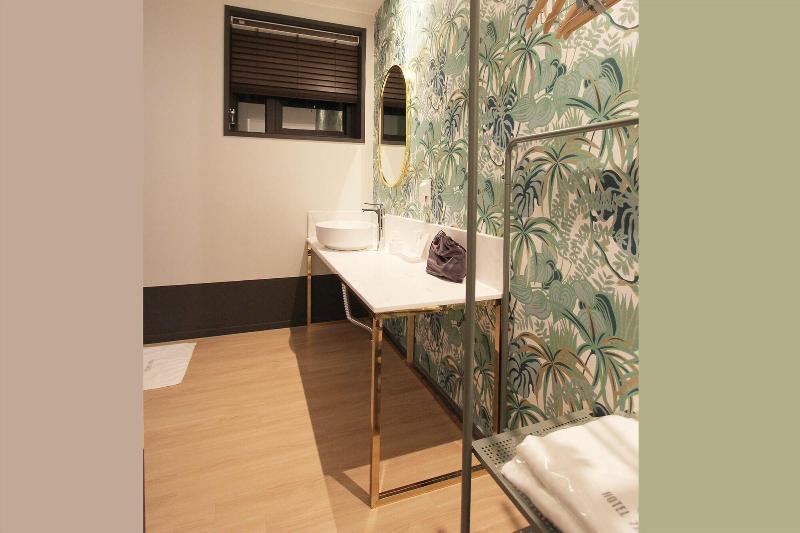 Seven Bricks Hotel image