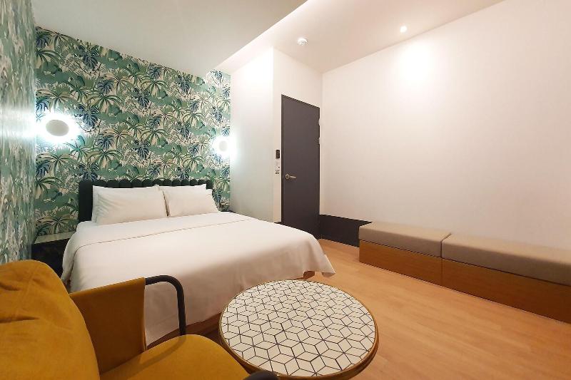 Seven Bricks Hotel image