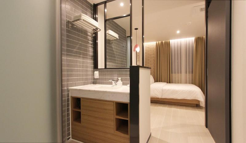 Seven Bricks Hotel image