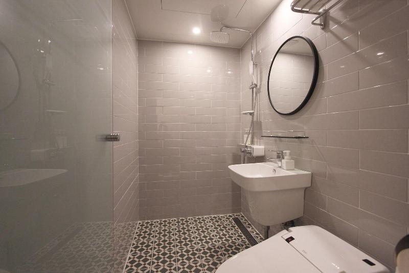 Seven Bricks Hotel image