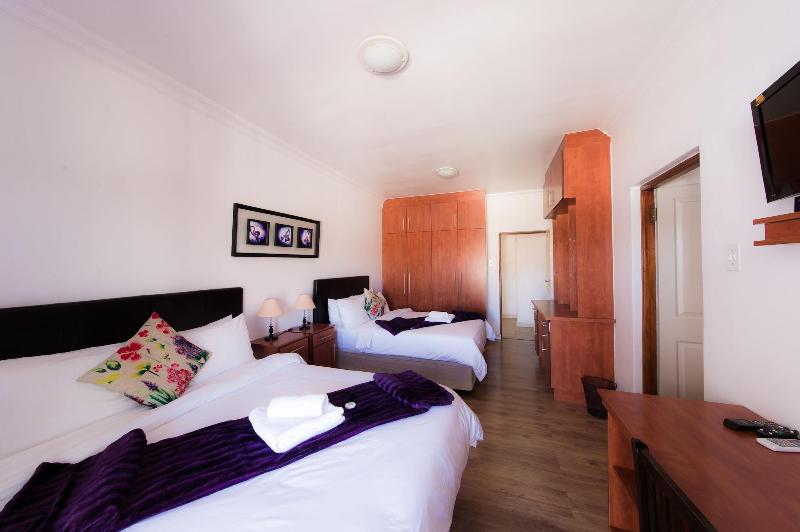Nama White Guest House image