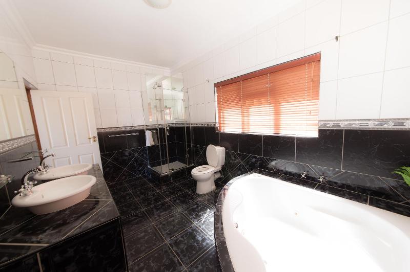 Nama White Guest House image