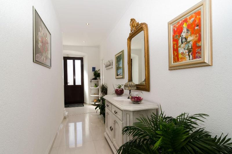 Rooms Mozara image