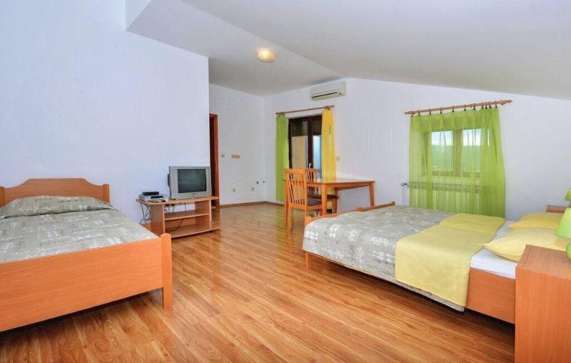 Rooms Latinac 2