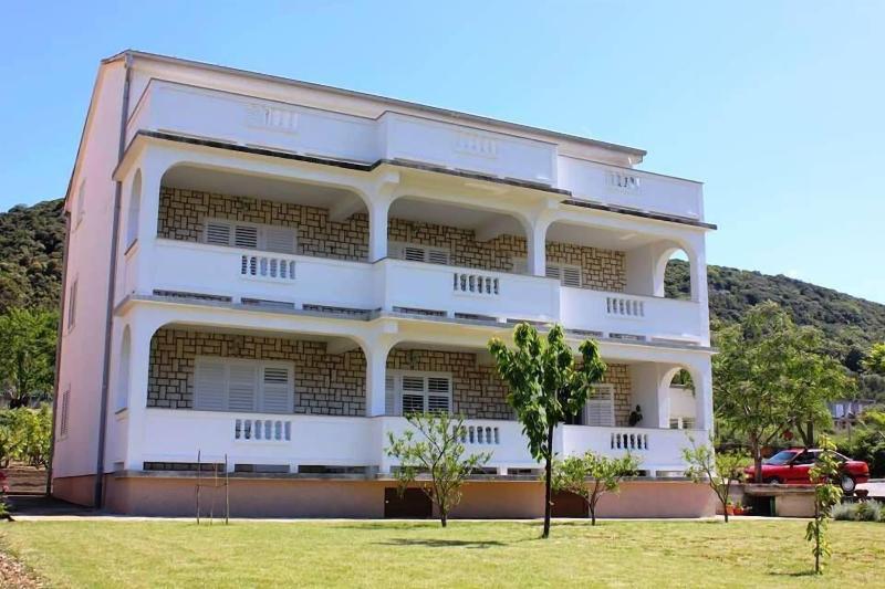 Apartments And Rooms Viskic image