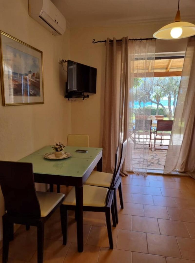 Menigostype A3gno58 Beachfront 2 Bedroom image