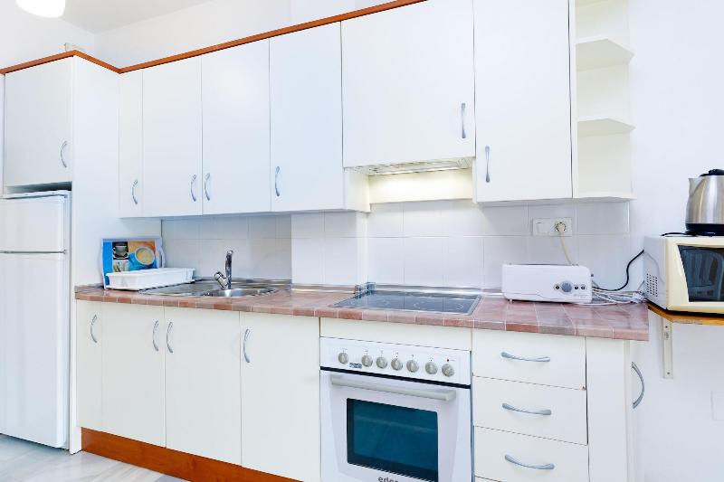 Apartamentos Tura Sticos Almoraide image