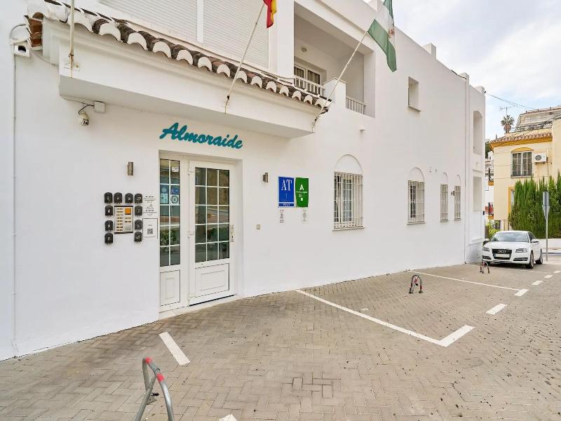 Apartamentos Tura Sticos Almoraide image