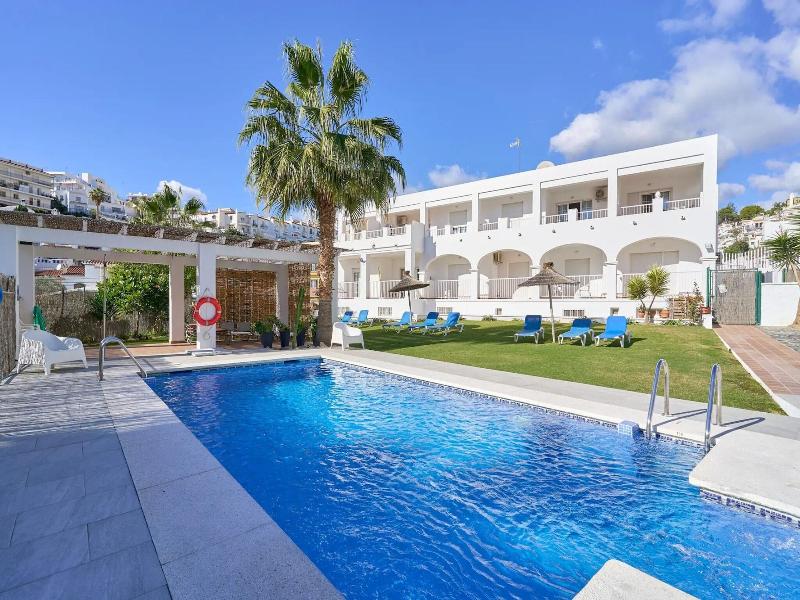 Apartamentos Tura Sticos Almoraide image