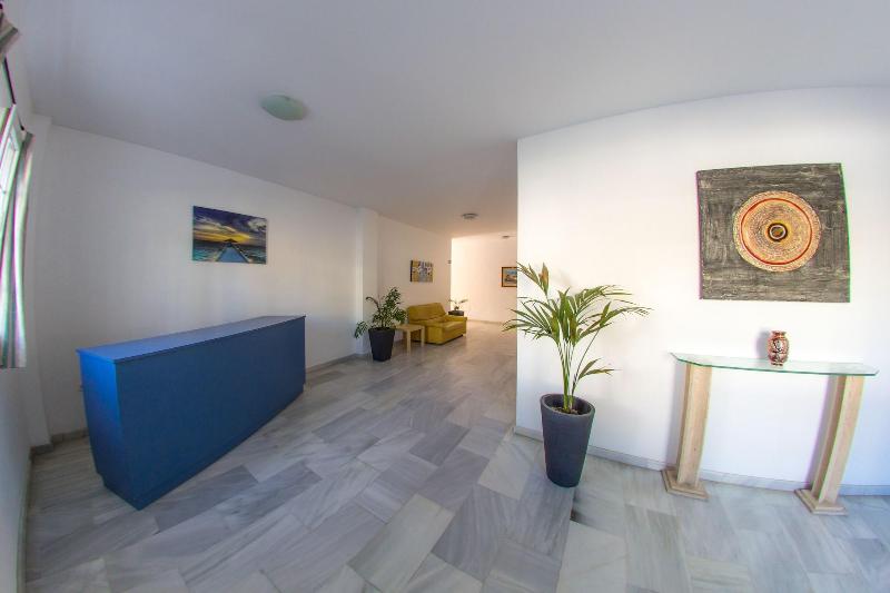Apartamentos Tura Sticos Almoraide image