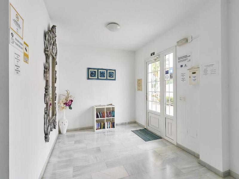 Apartamentos Tura Sticos Almoraide image