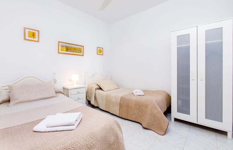 Apartamentos Tura Sticos Almoraide image