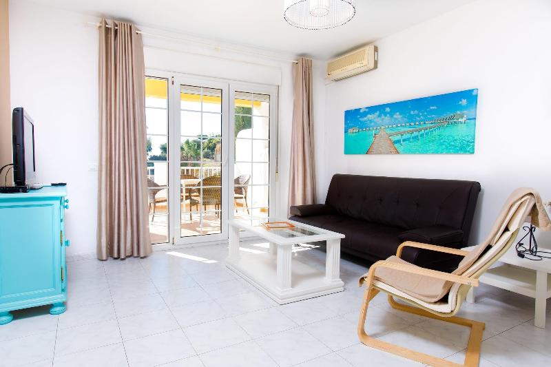 Apartamentos Tura Sticos Almoraide image