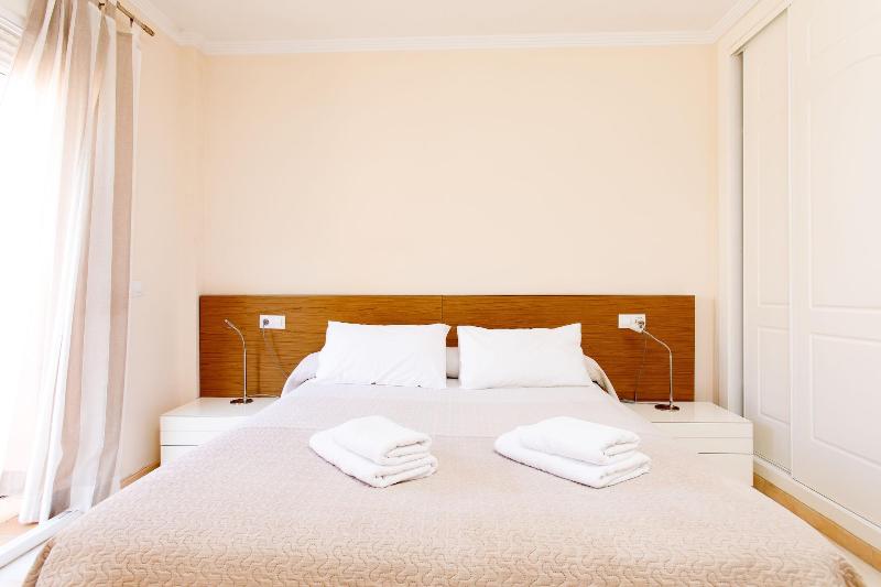 Apartamentos Tura Sticos Almoraide image