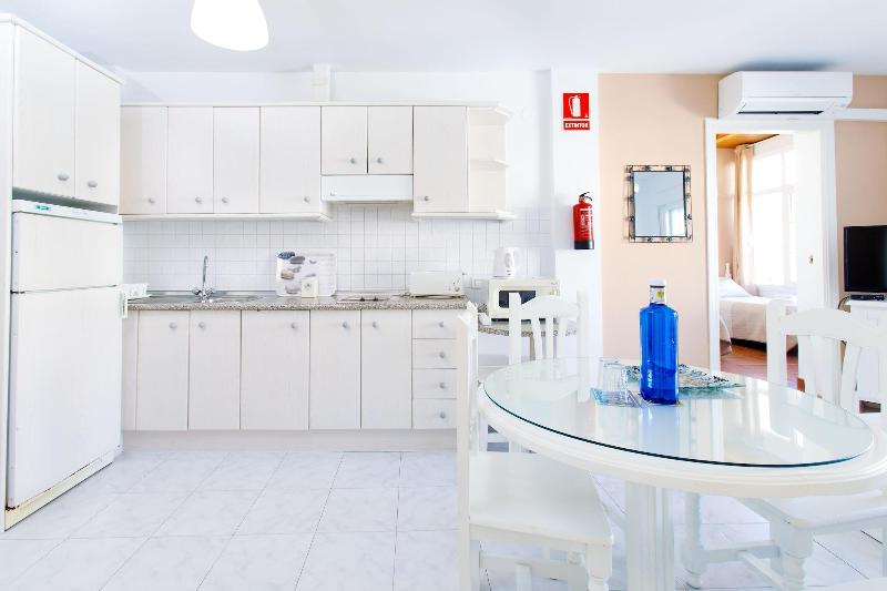 Apartamentos Tura Sticos Almoraide image