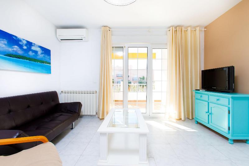 Apartamentos Tura Sticos Almoraide image