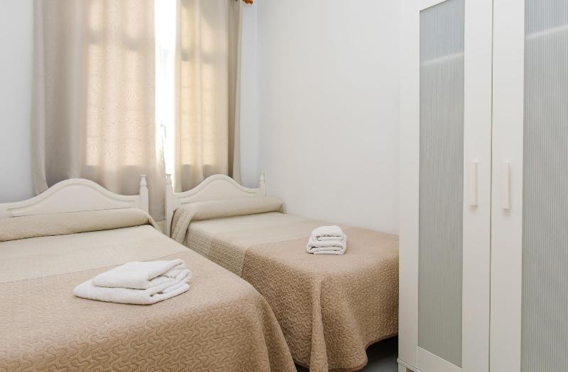 Apartamentos Tura Sticos Almoraide image