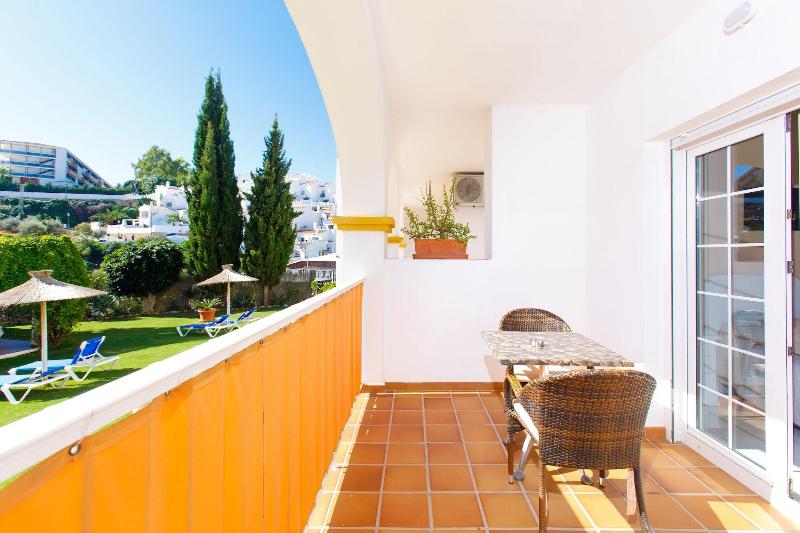 Apartamentos Tura Sticos Almoraide image
