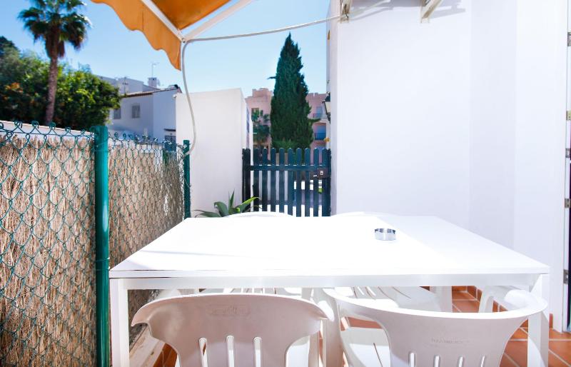 Apartamentos Tura Sticos Almoraide image