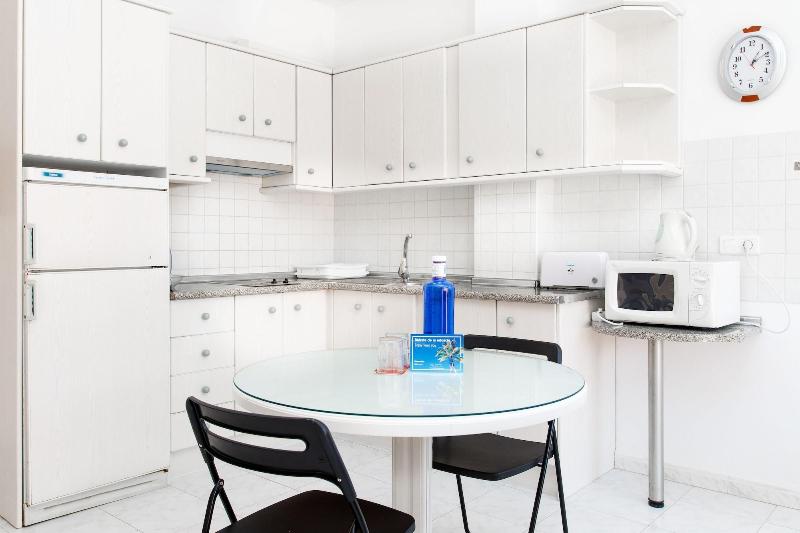 Apartamentos Tura Sticos Almoraide image
