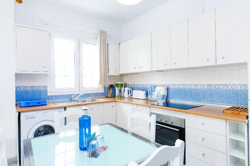 Apartamentos Tura Sticos Almoraide image