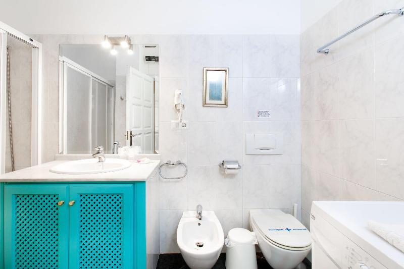 Apartamentos Tura Sticos Almoraide image