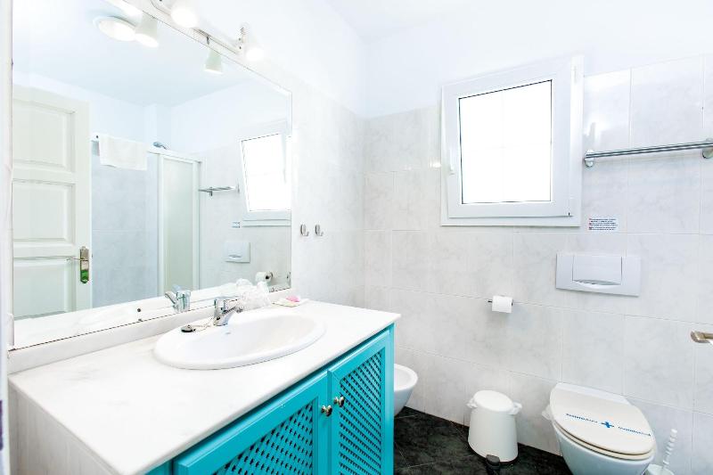 Apartamentos Tura Sticos Almoraide image