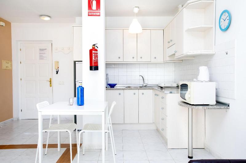 Apartamentos Tura Sticos Almoraide image