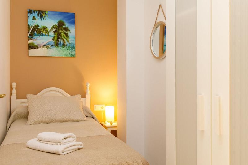 Apartamentos Tura Sticos Almoraide image