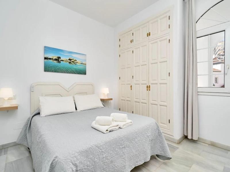 Apartamentos Tura Sticos Almoraide image