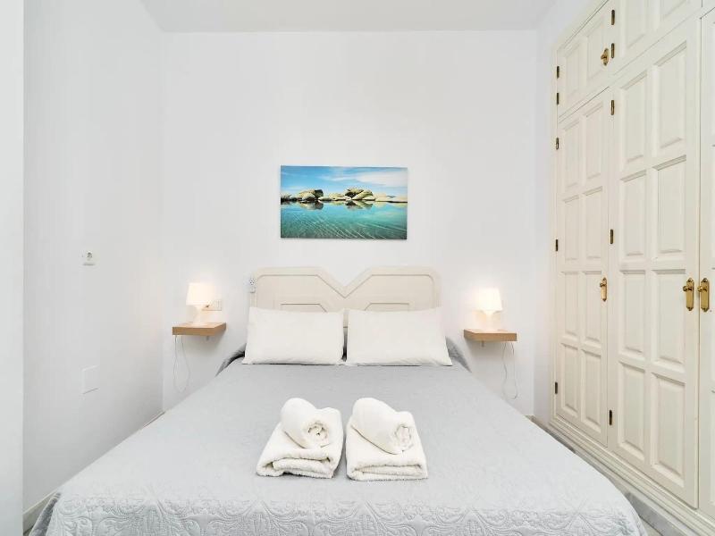 Apartamentos Tura Sticos Almoraide image