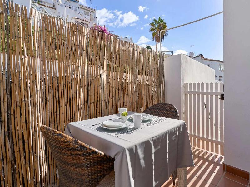 Apartamentos Tura Sticos Almoraide image
