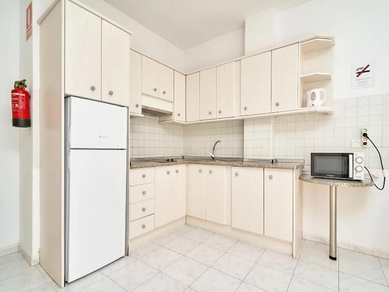Apartamentos Tura Sticos Almoraide image