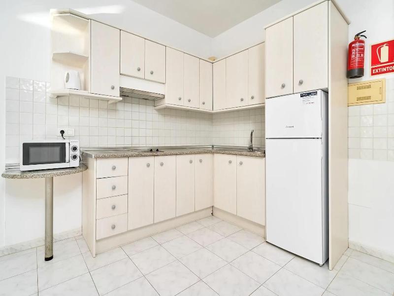 Apartamentos Tura Sticos Almoraide image
