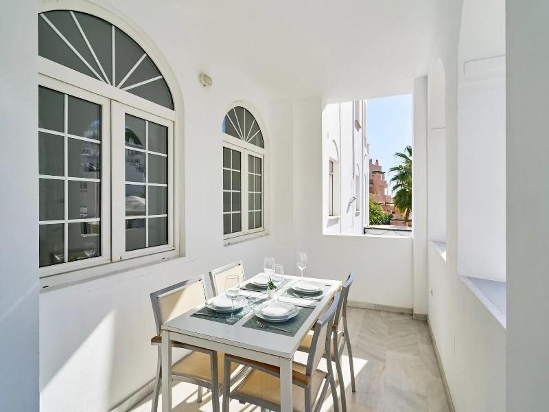Apartamentos Tura Sticos Almoraide image