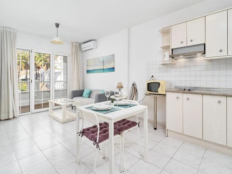 Apartamentos Tura Sticos Almoraide image